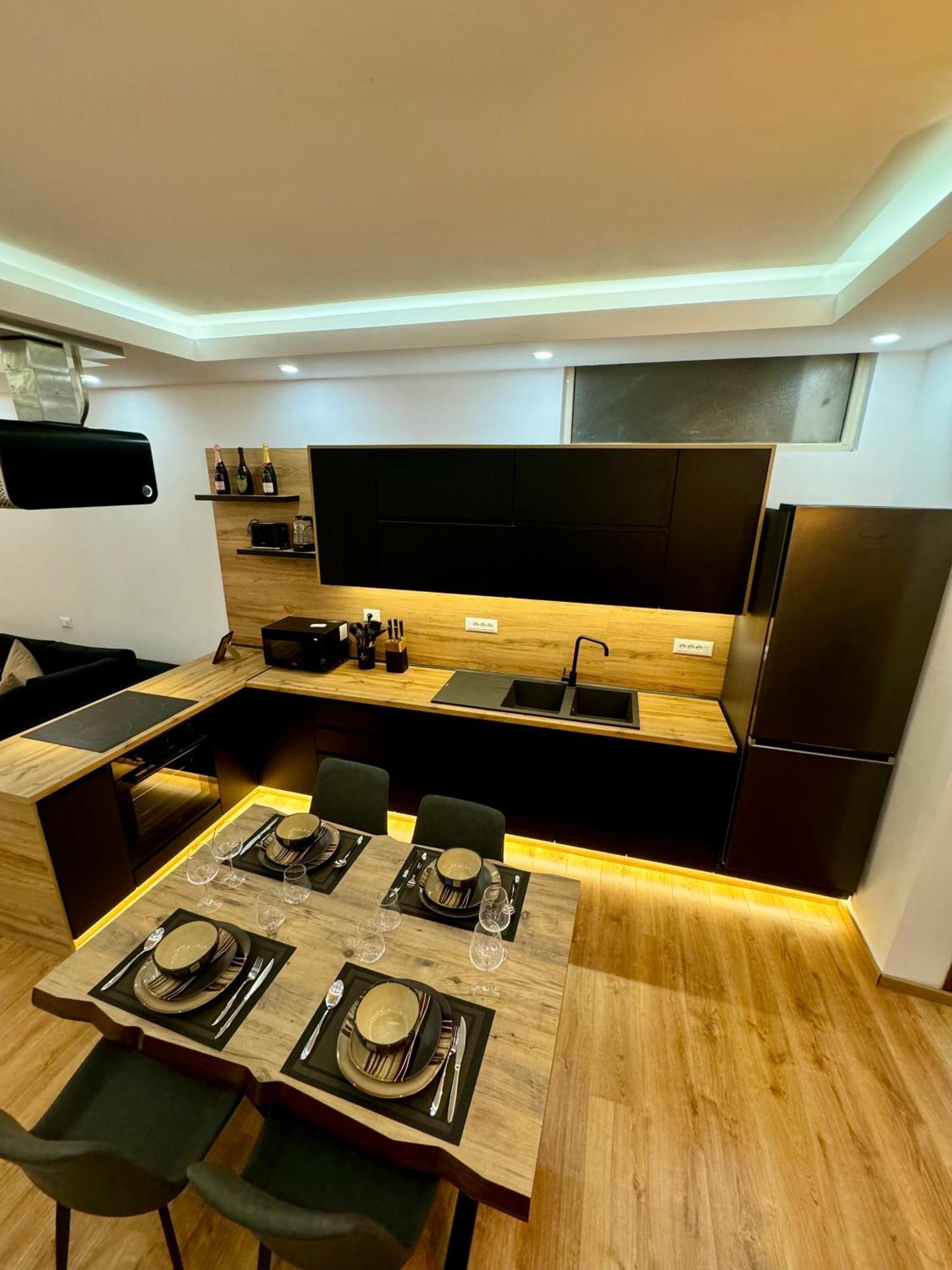 Luxury Central Baba Apartment Шкодер Екстер'єр фото